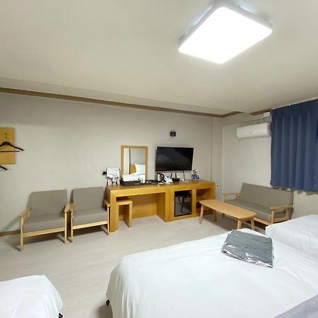 Suanbo Hot Spring Healing Hotel تشونغجو المظهر الخارجي الصورة