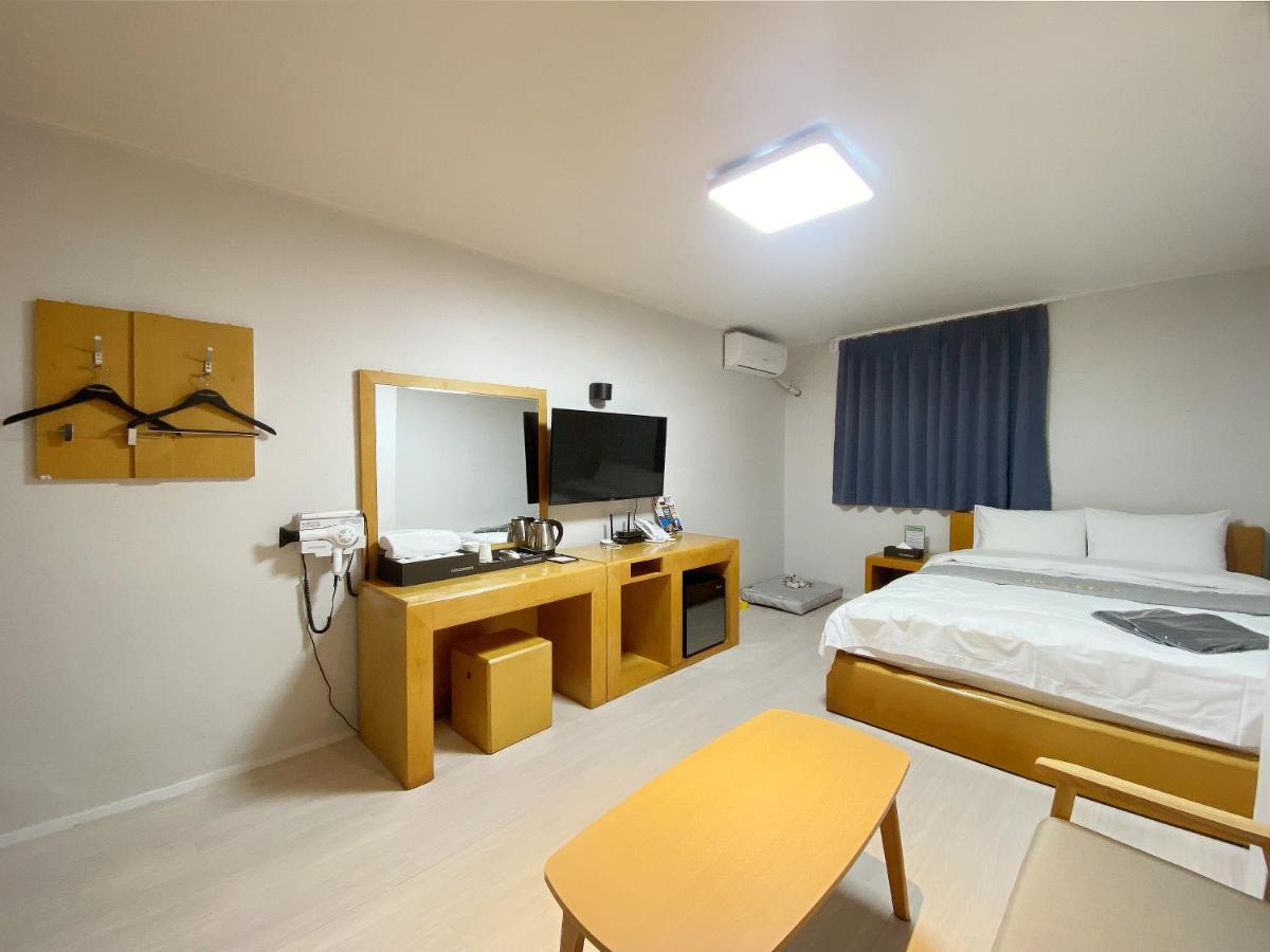 Suanbo Hot Spring Healing Hotel تشونغجو المظهر الخارجي الصورة