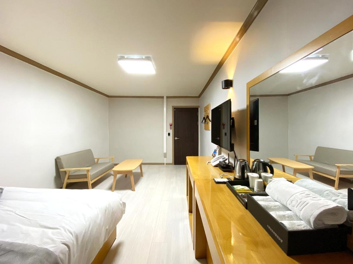 Suanbo Hot Spring Healing Hotel تشونغجو المظهر الخارجي الصورة