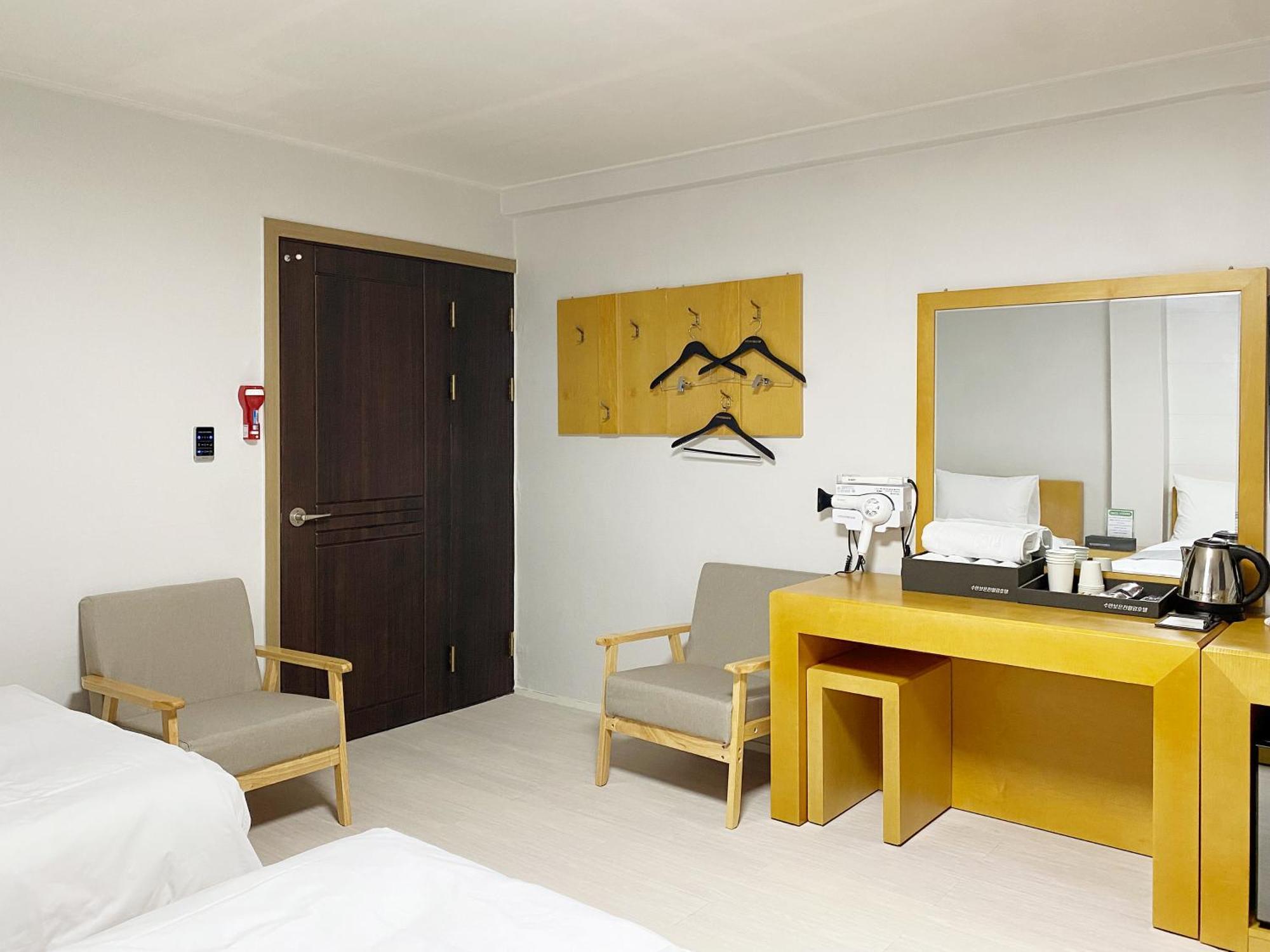 Suanbo Hot Spring Healing Hotel تشونغجو المظهر الخارجي الصورة
